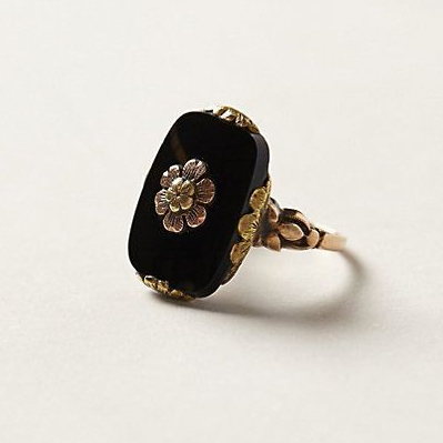 Anello vintage in pietra nera