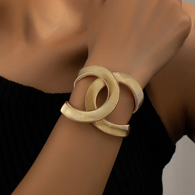 Elegante bracciale doppio in oro