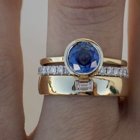 Anello vintage elegante in zirconio blu