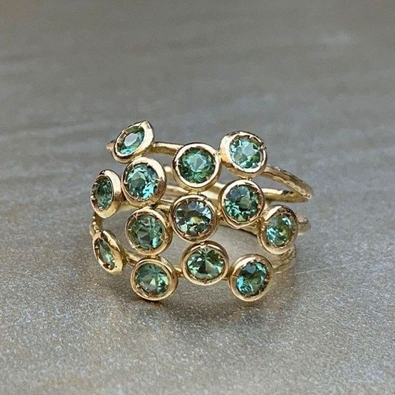 Anello vintage in vetro incastonato verde